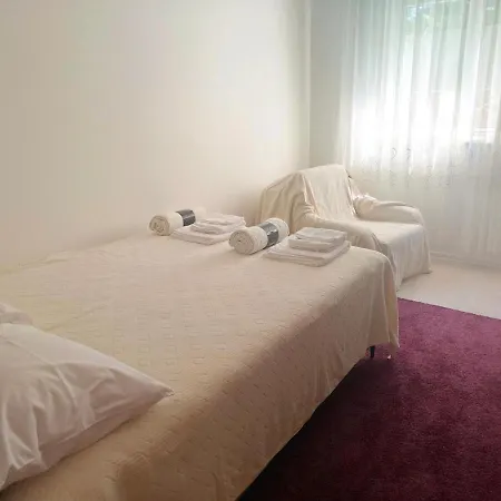 아파트 Mirta S Terasom I Pogledom Na More, Pored Zadra *